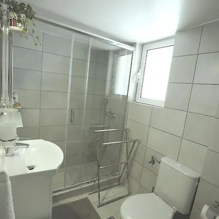 2 Mins To Metro Apartment Athen