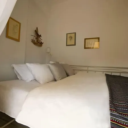 Apartment 2 Mins To Metro Athen